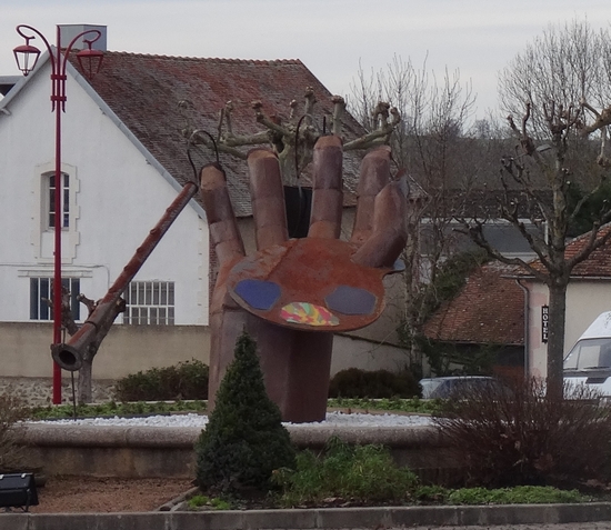 Sculpture symbole Huriel Village d'art